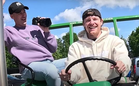 Enzo Knol gaat Oude Trekker rijden in Nieuwkoop